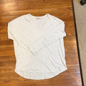 Athleta Light Gray Long Sleeve V-Neck Tee